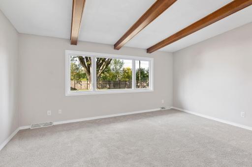 6208 81st Avenue N, Brooklyn Park, MN 55443