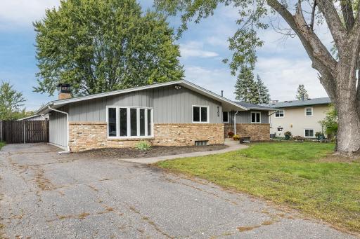 6208 81st Avenue N, Brooklyn Park, MN 55443