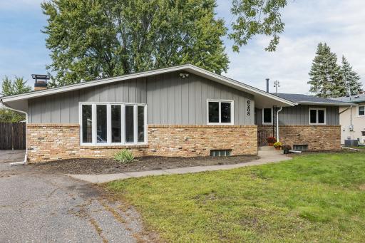 6208 81st Avenue N, Brooklyn Park, MN 55443