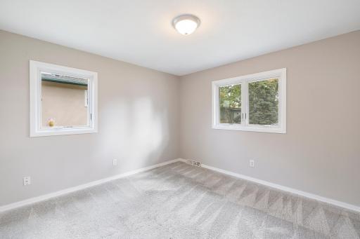 6208 81st Avenue N, Brooklyn Park, MN 55443