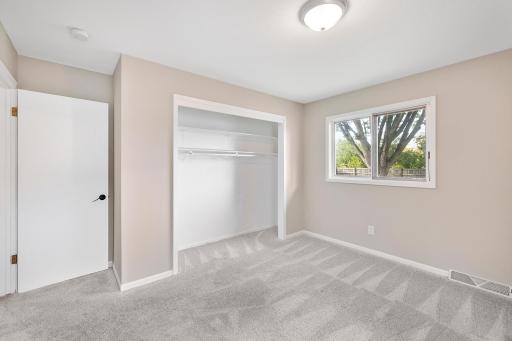 6208 81st Avenue N, Brooklyn Park, MN 55443