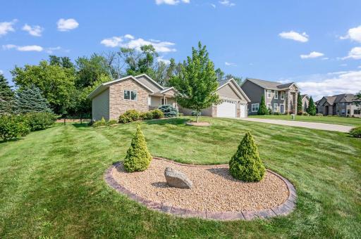 105 Hidden Oaks Circle, Mankato, MN 56001