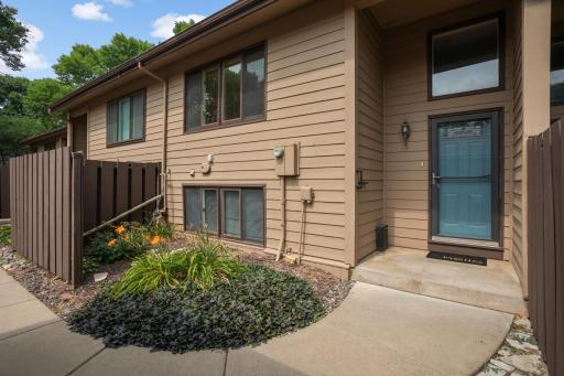 219 W Eagle Lake Drive, Maple Grove, MN 55369