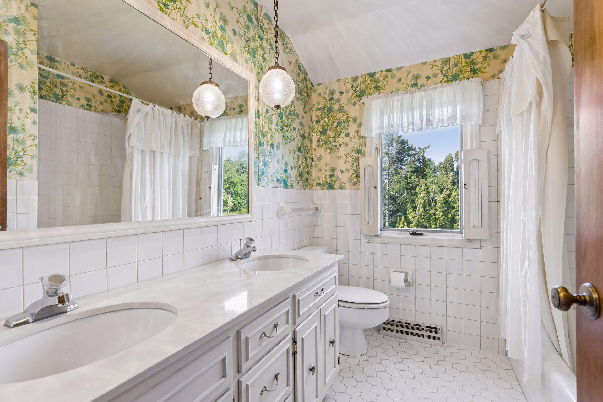 Upper Level Bathroom