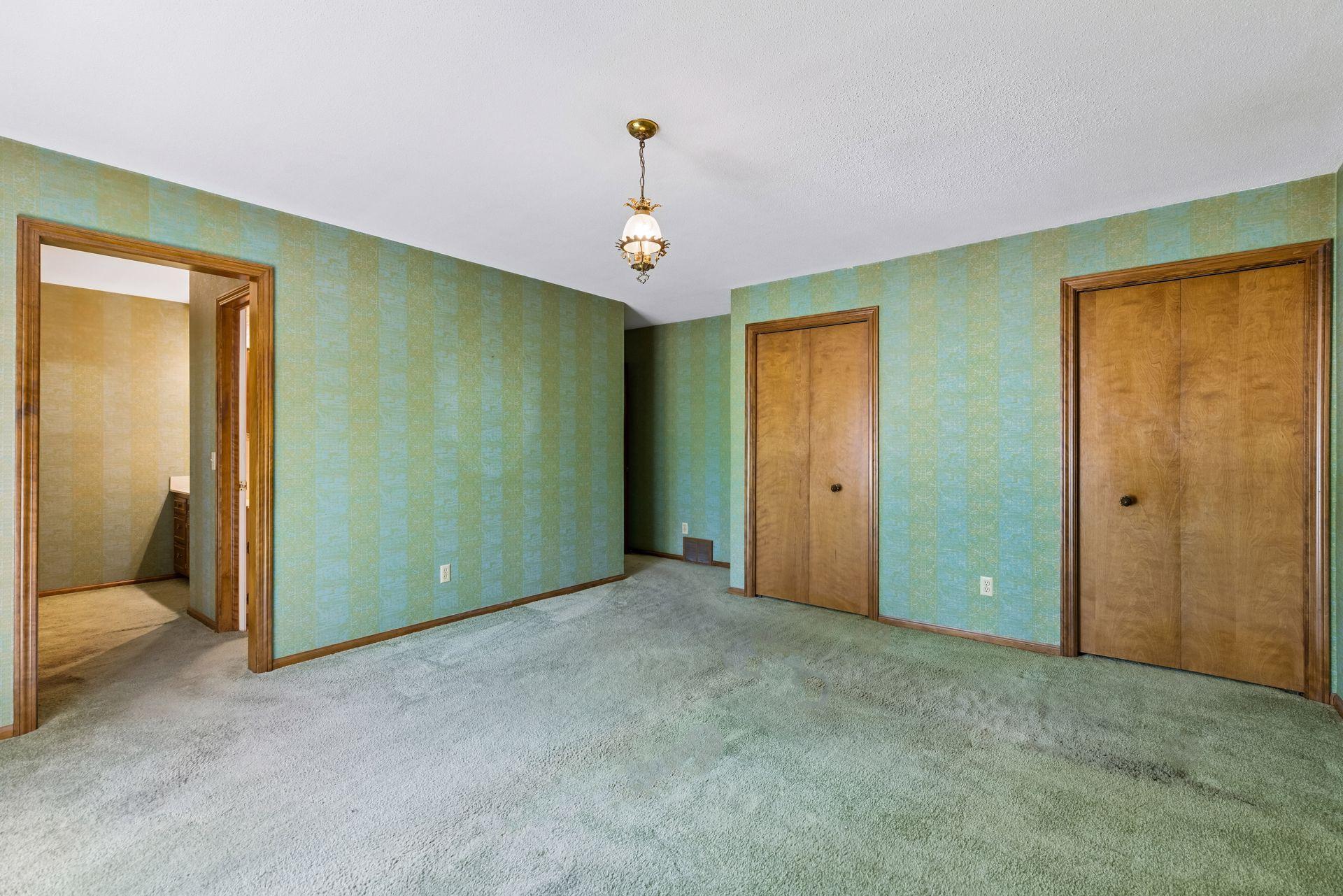 Primary Bedroom (Main Level)