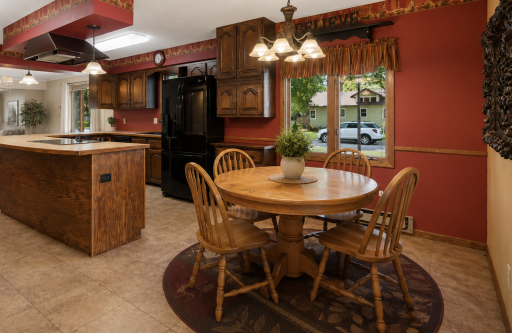 Large Eat In Kitchen