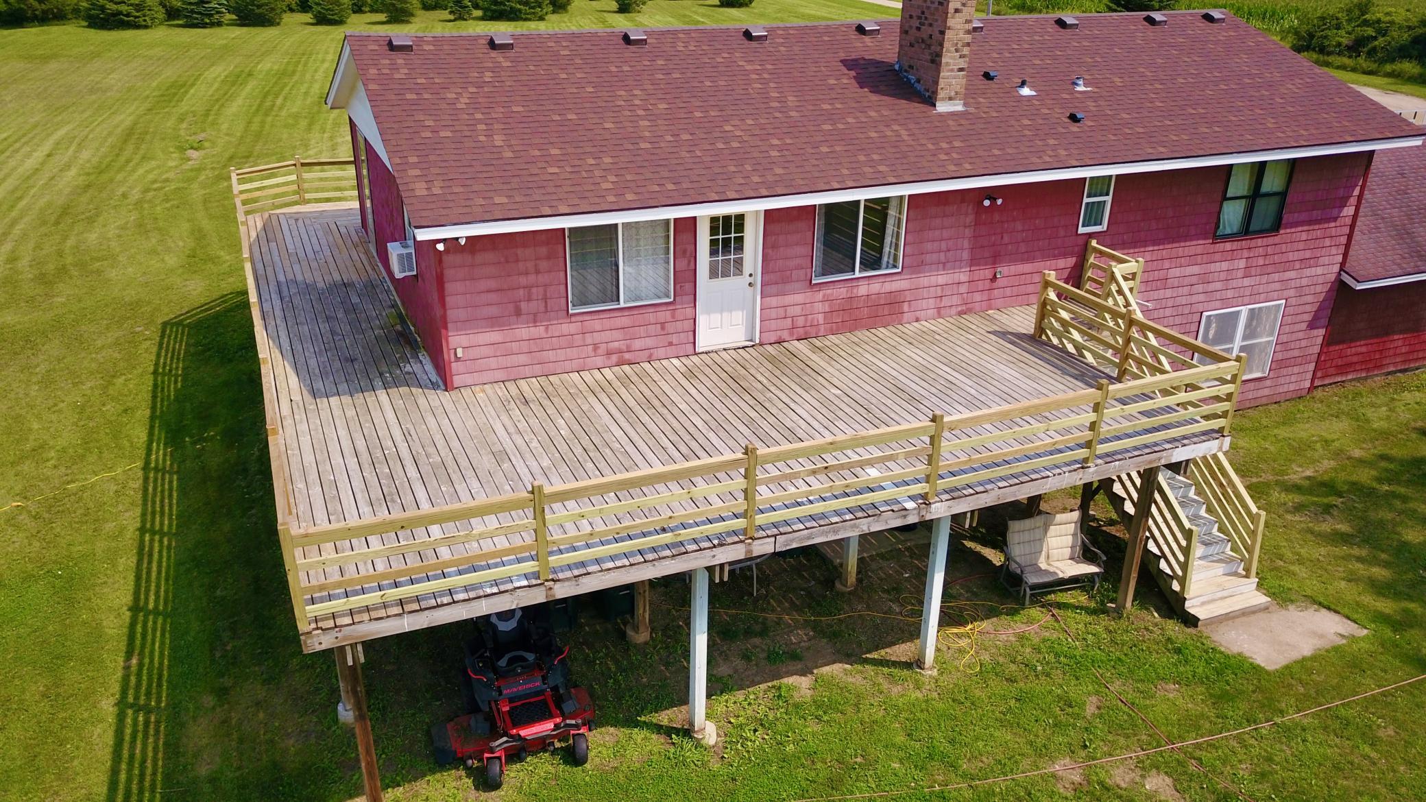 Imagine a family get together, graduation party or a groom's dinner out there!