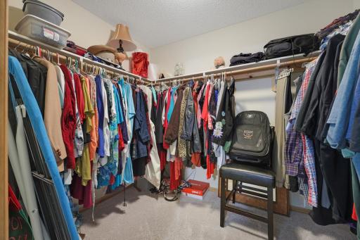 Main Bedroom Walk In Closet