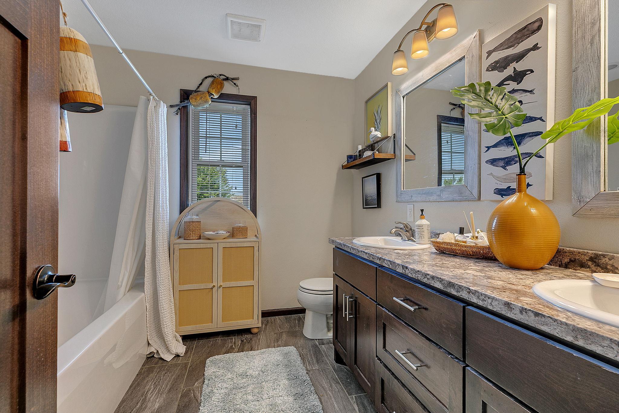 Full bathroom upper level