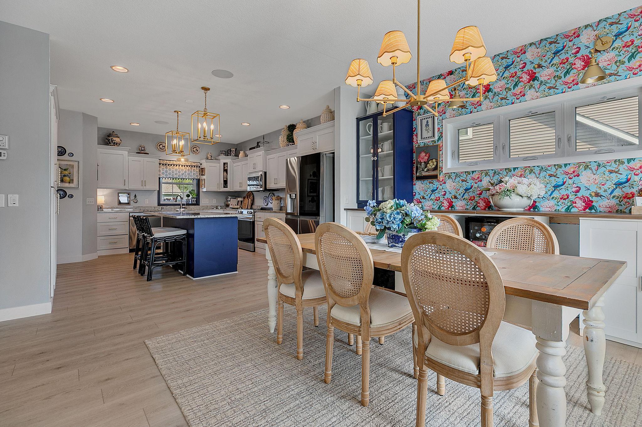 Dining room to kitchen