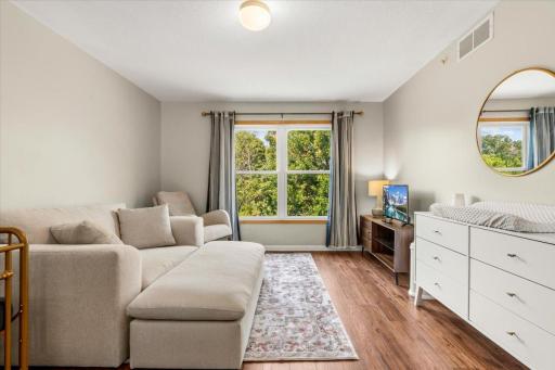 Upper Level: Loft