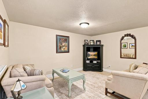 6975 Quartz Avenue, Mayer, MN 55360