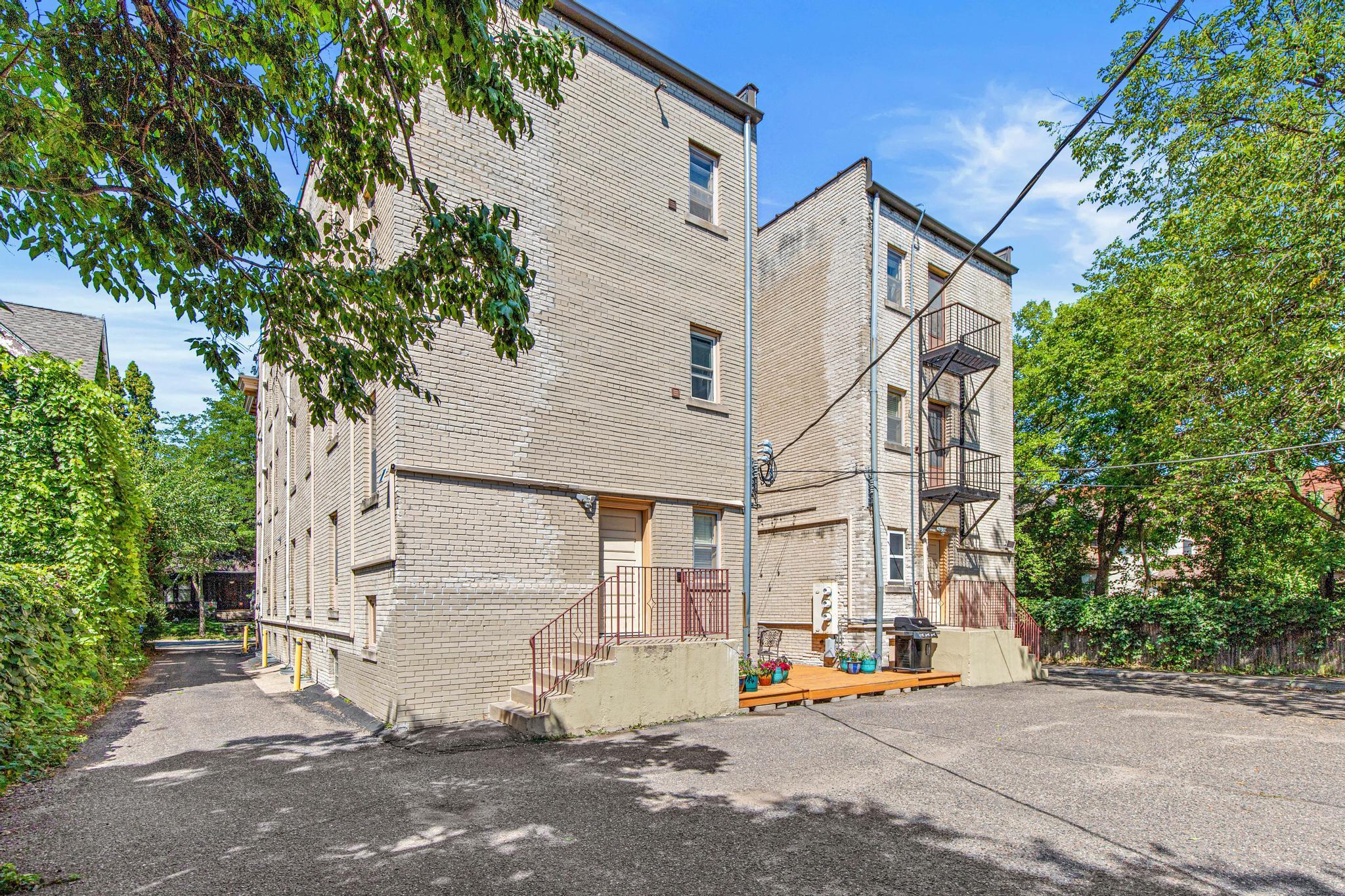 2621 Humboldt Avenue S-11.jpg
