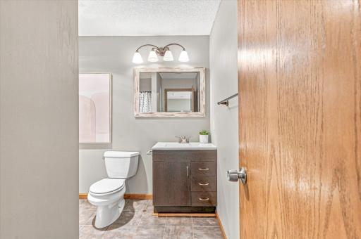 Lower level 3/4 Bathroom