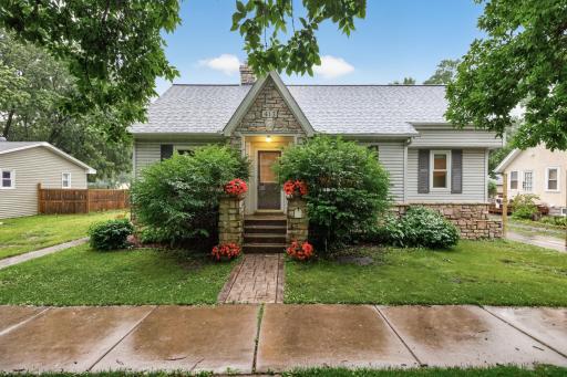413 3rd Avenue E, Shakopee, MN 55379