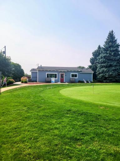 Mendota Heights Par 3 golf course is a neighborhood favorite