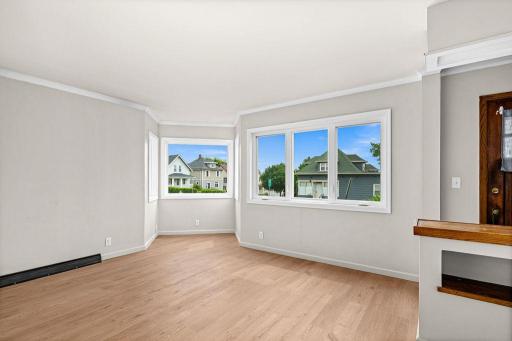 1027 E 9th Street, Duluth, MN 55805