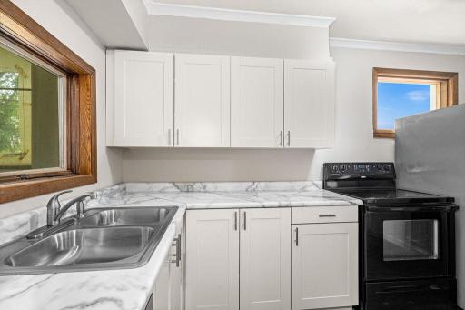 1027 E 9th Street, Duluth, MN 55805