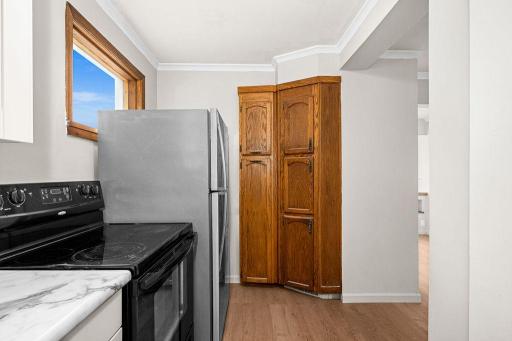 1027 E 9th Street, Duluth, MN 55805