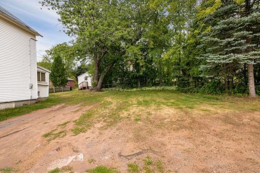 1027 E 9th Street, Duluth, MN 55805