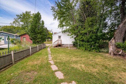 1027 E 9th Street, Duluth, MN 55805