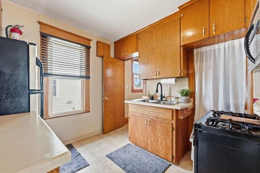 Kitchen with Stainless Steel Appl.