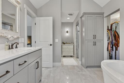6311 Montee Drive, Eden Prairie, MN 55344
