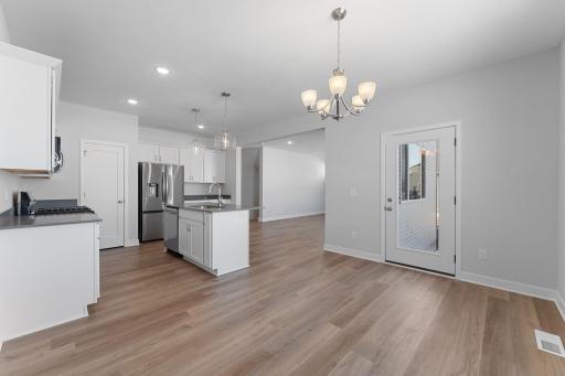 1551 Creekwood Dr, New Richmond, WI 54017