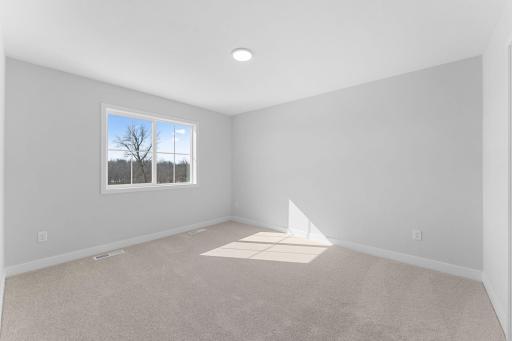 1551 Creekwood Dr, New Richmond, WI 54017