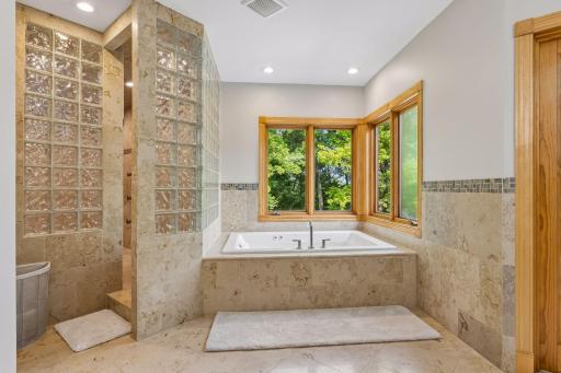 W10622 State Road 35, Prescott, WI 54021
