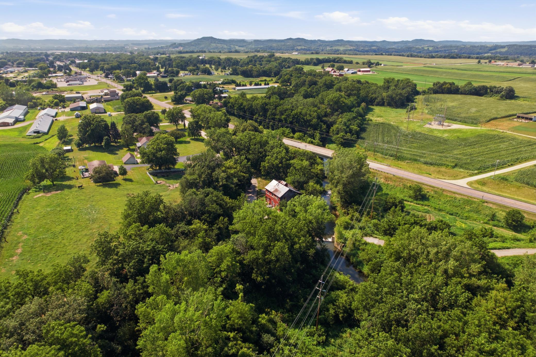 w25818 Mill Rd (12).jpg