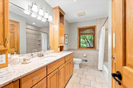 Tiel floors, built in vanity storage and more - all newly renovated in 2011