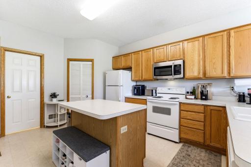 Lovely breakfast nook for the center island!