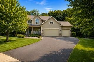 605 Knollwood Drive, Hudson, WI 54016