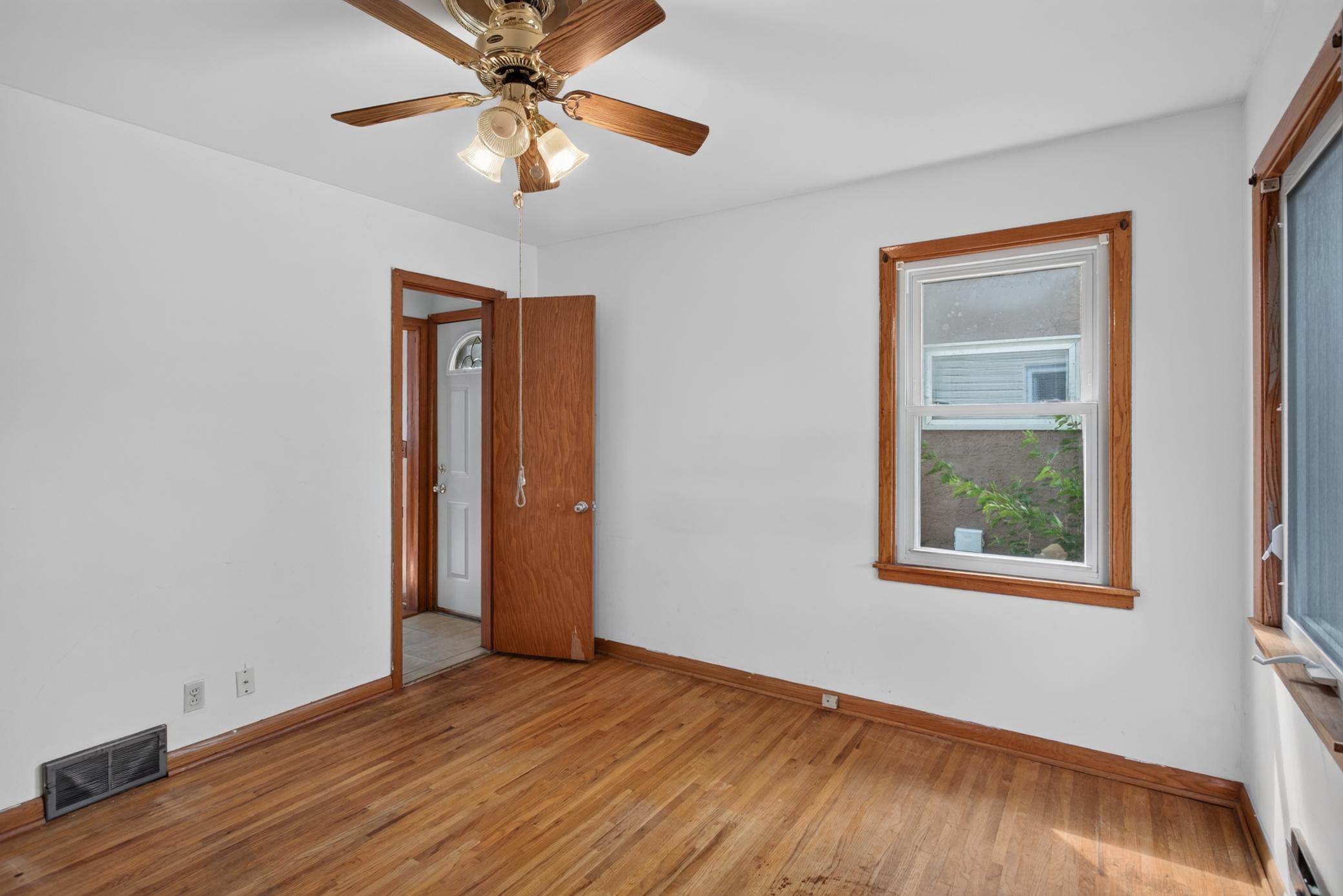 Main floor bed 1