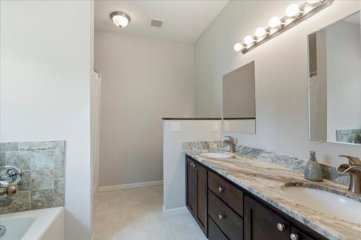 Primary Bath / Dual Sink