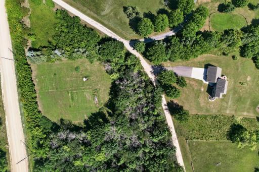 Back approx 3 acres ready for a barn, shop or gardens