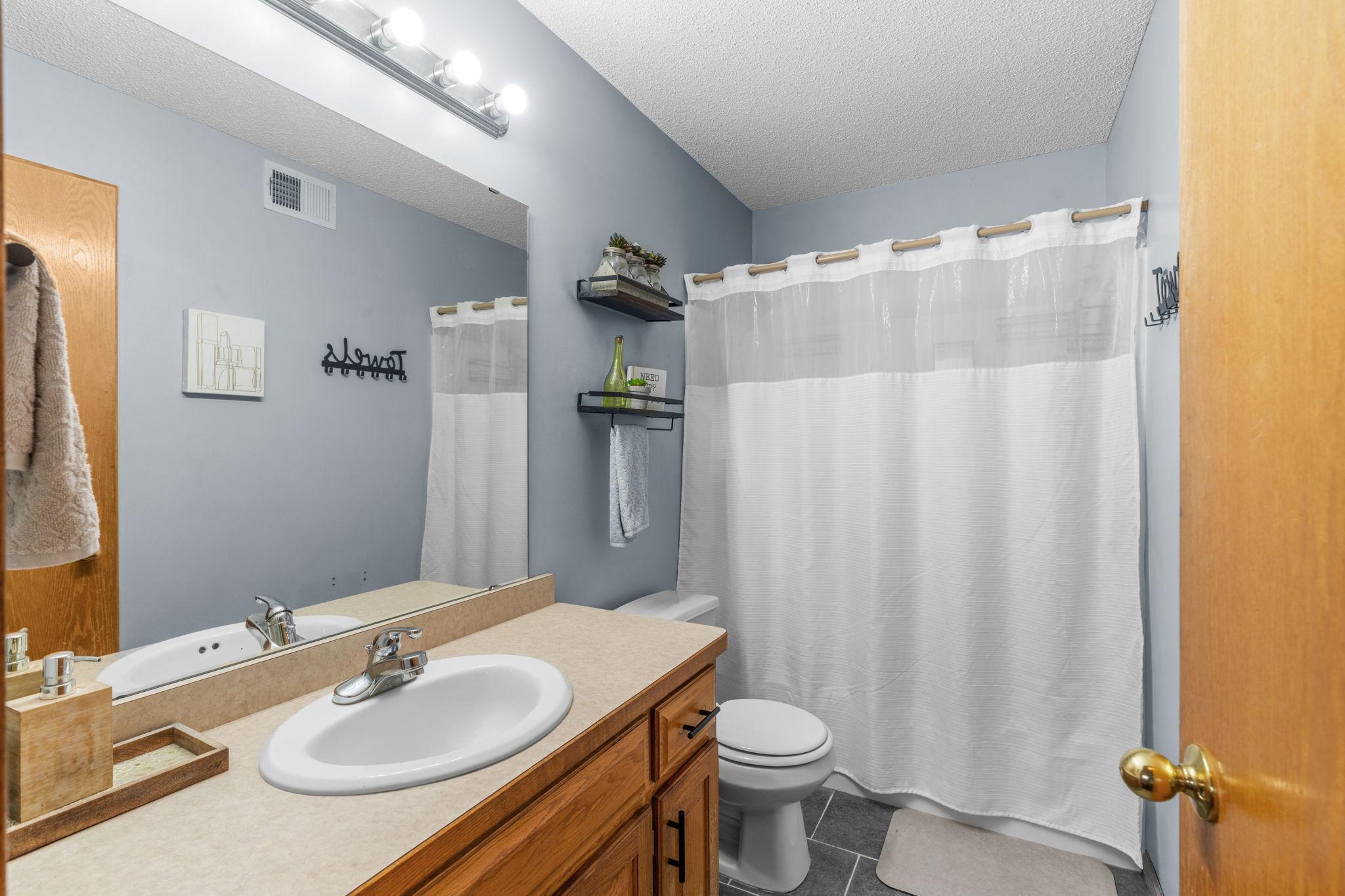 29-web-or-mls-6 Nina Court SW-29.jpg