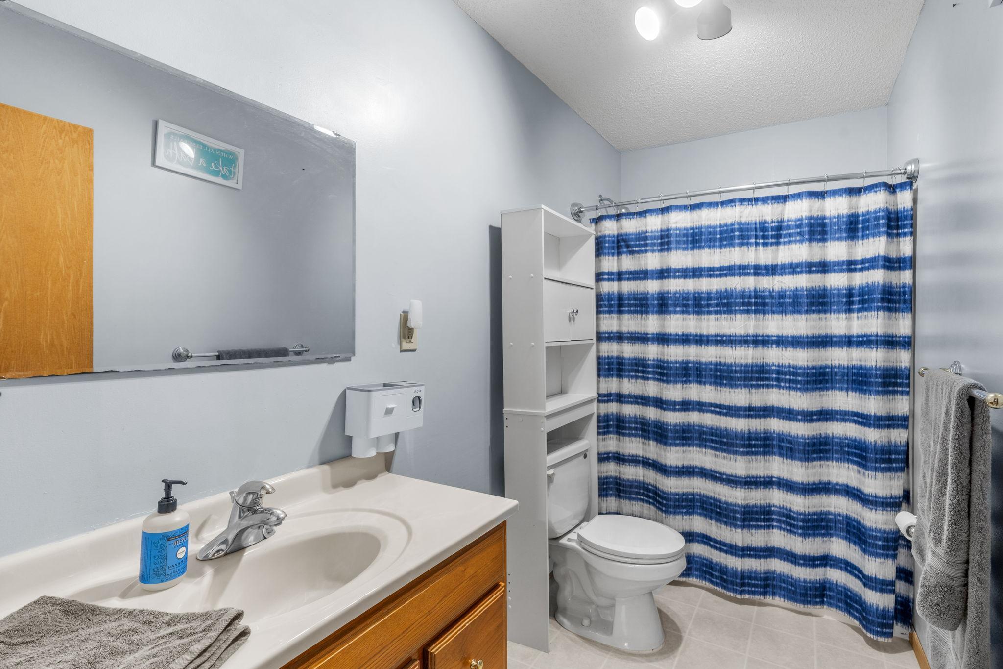 33-web-or-mls-6 Nina Court SW-33.jpg