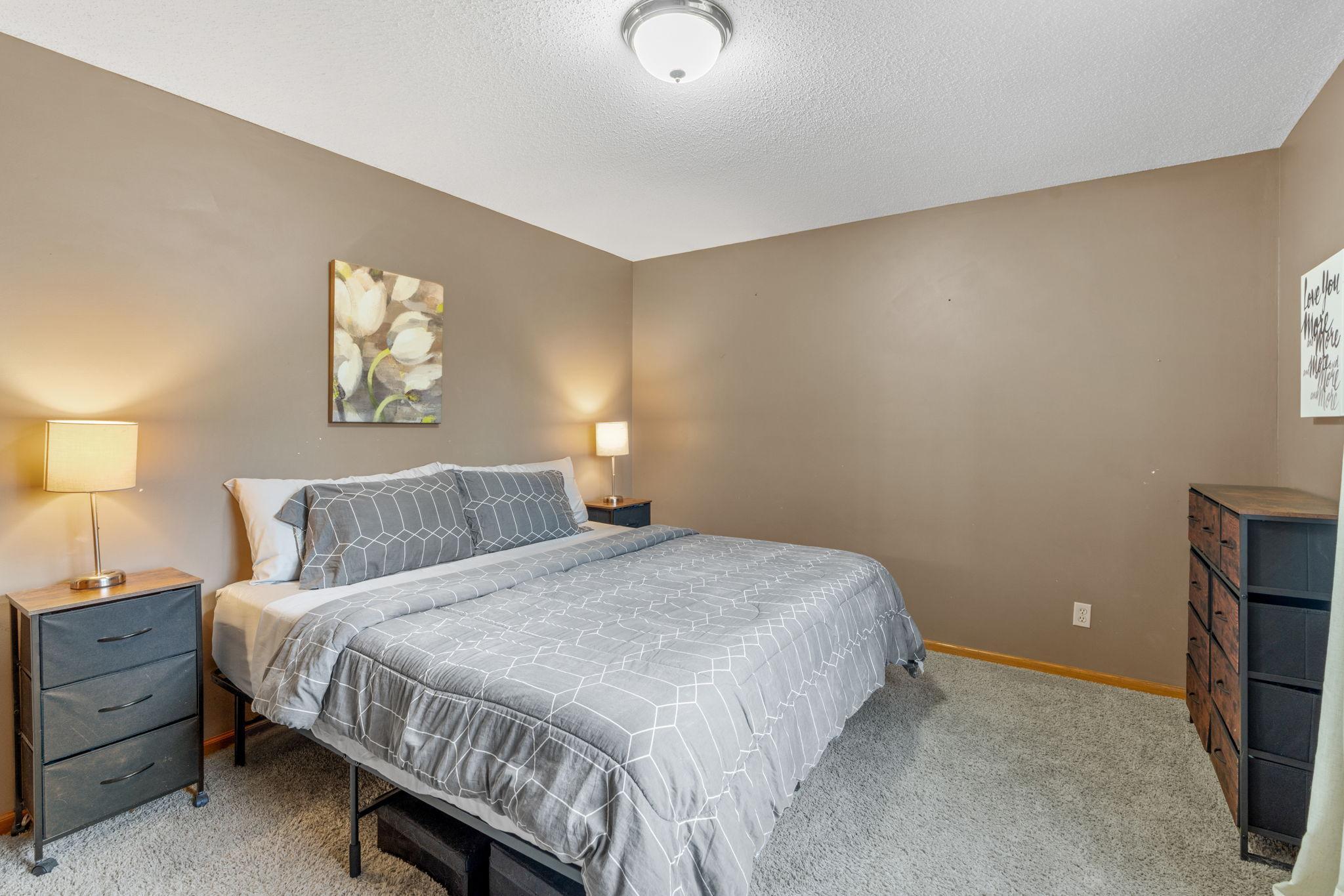 26-web-or-mls-6 Nina Court SW-26.jpg