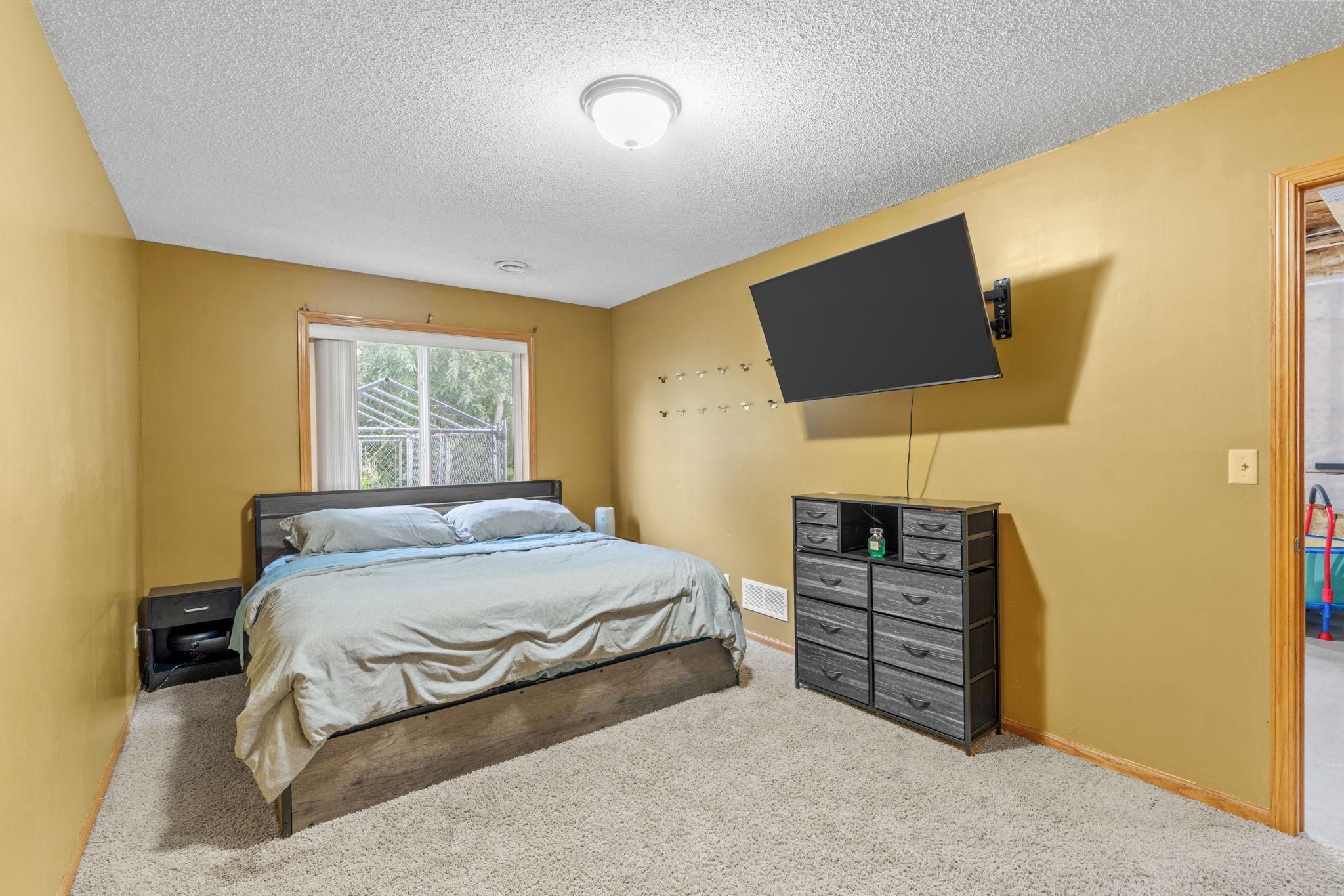 31-web-or-mls-6 Nina Court SW-31.jpg