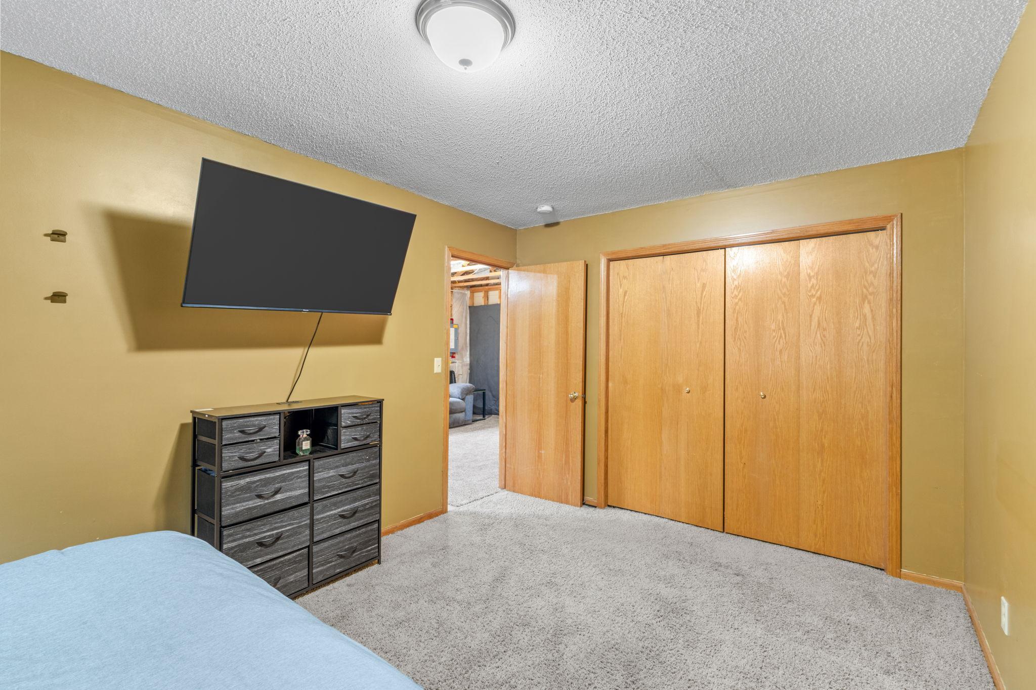 32-web-or-mls-6 Nina Court SW-32.jpg