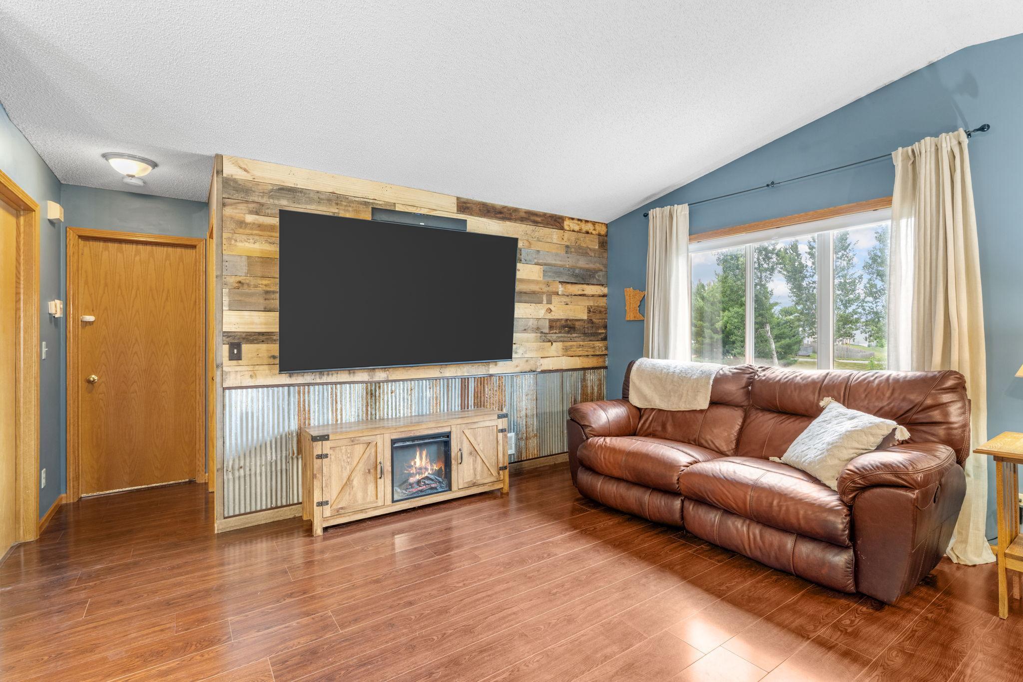 21-web-or-mls-6 Nina Court SW-21.jpg