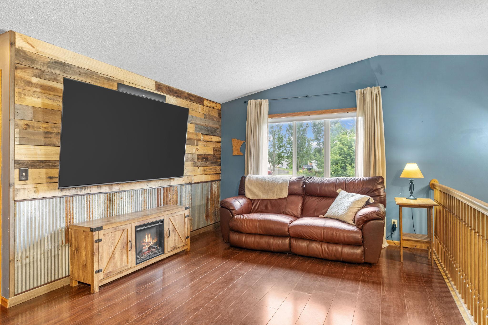 18-web-or-mls-6 Nina Court SW-18.jpg