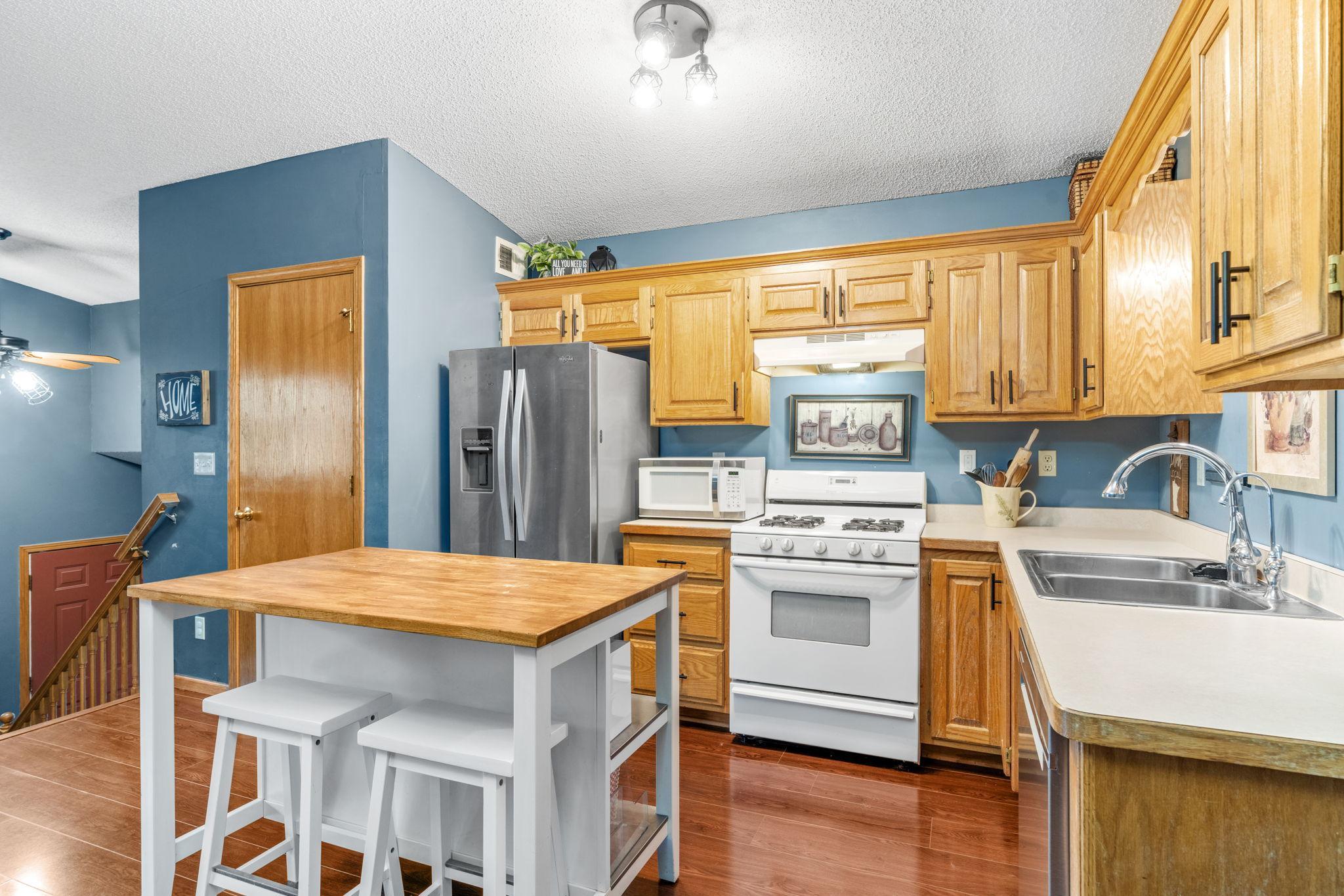 15-web-or-mls-6 Nina Court SW-15.jpg