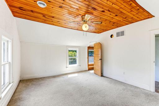 1140 Griffin Avenue, Mahtomedi, MN 55115