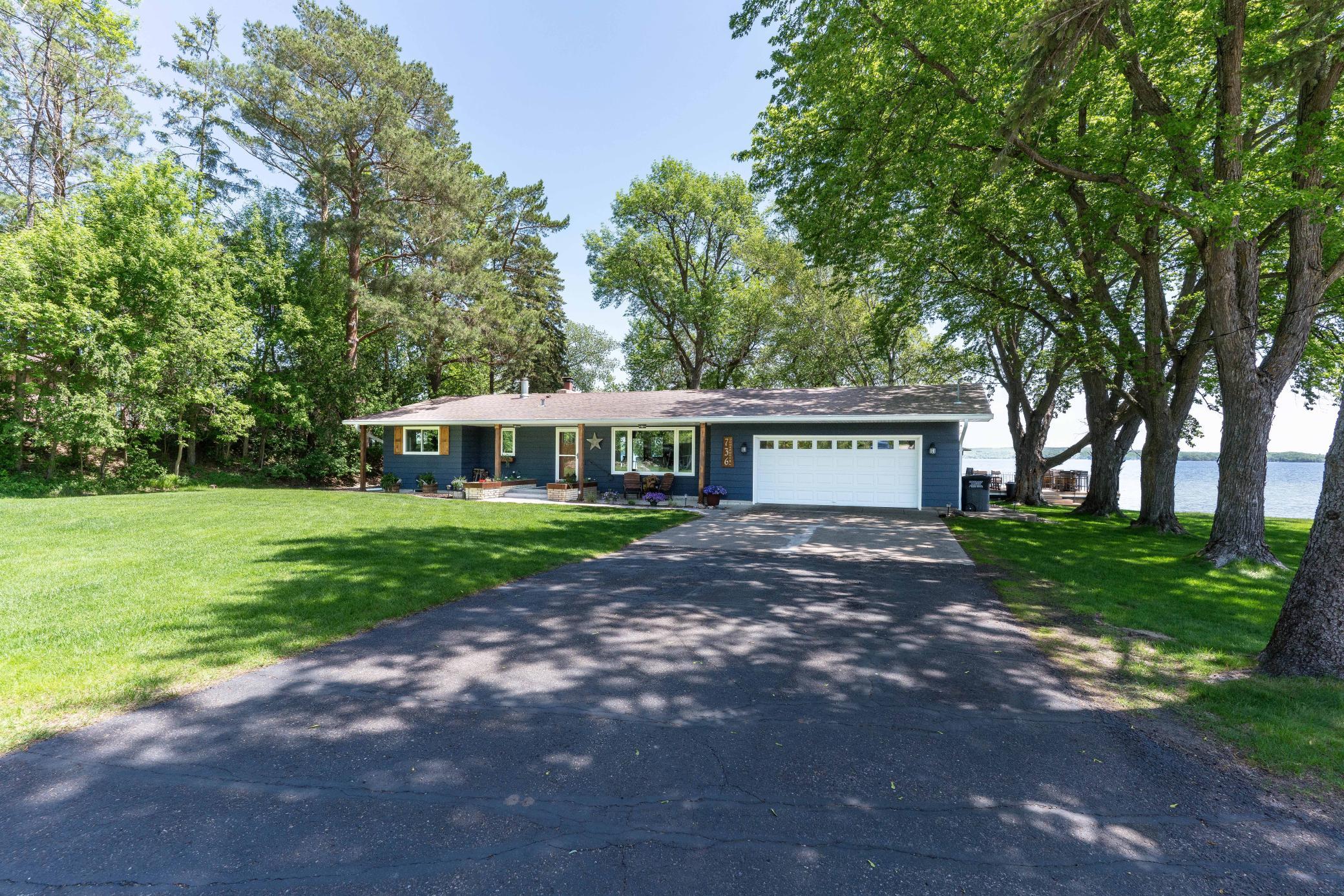 736 Shorewood-301.jpg