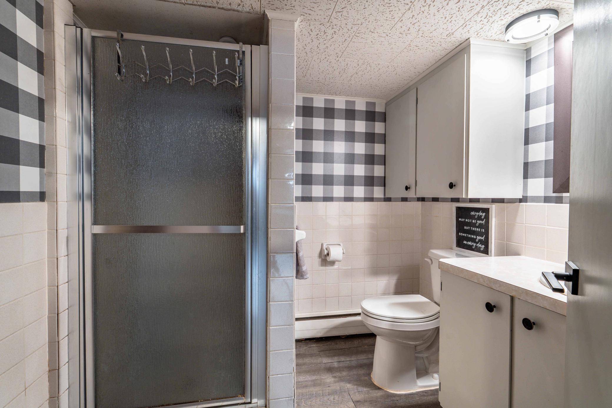 736 Shorewood Dr DL-250.jpg