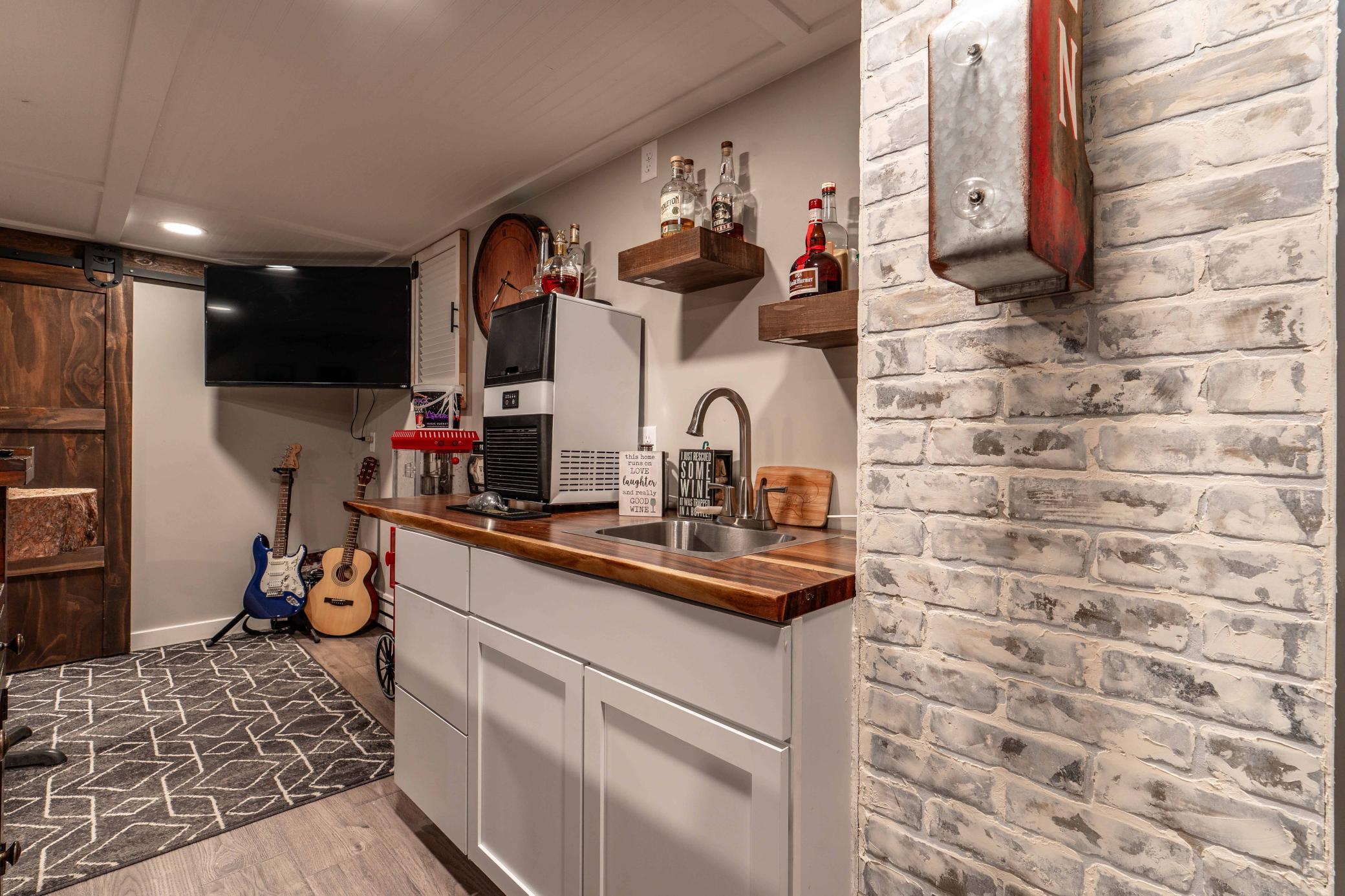 736 Shorewood Dr DL-237.jpg