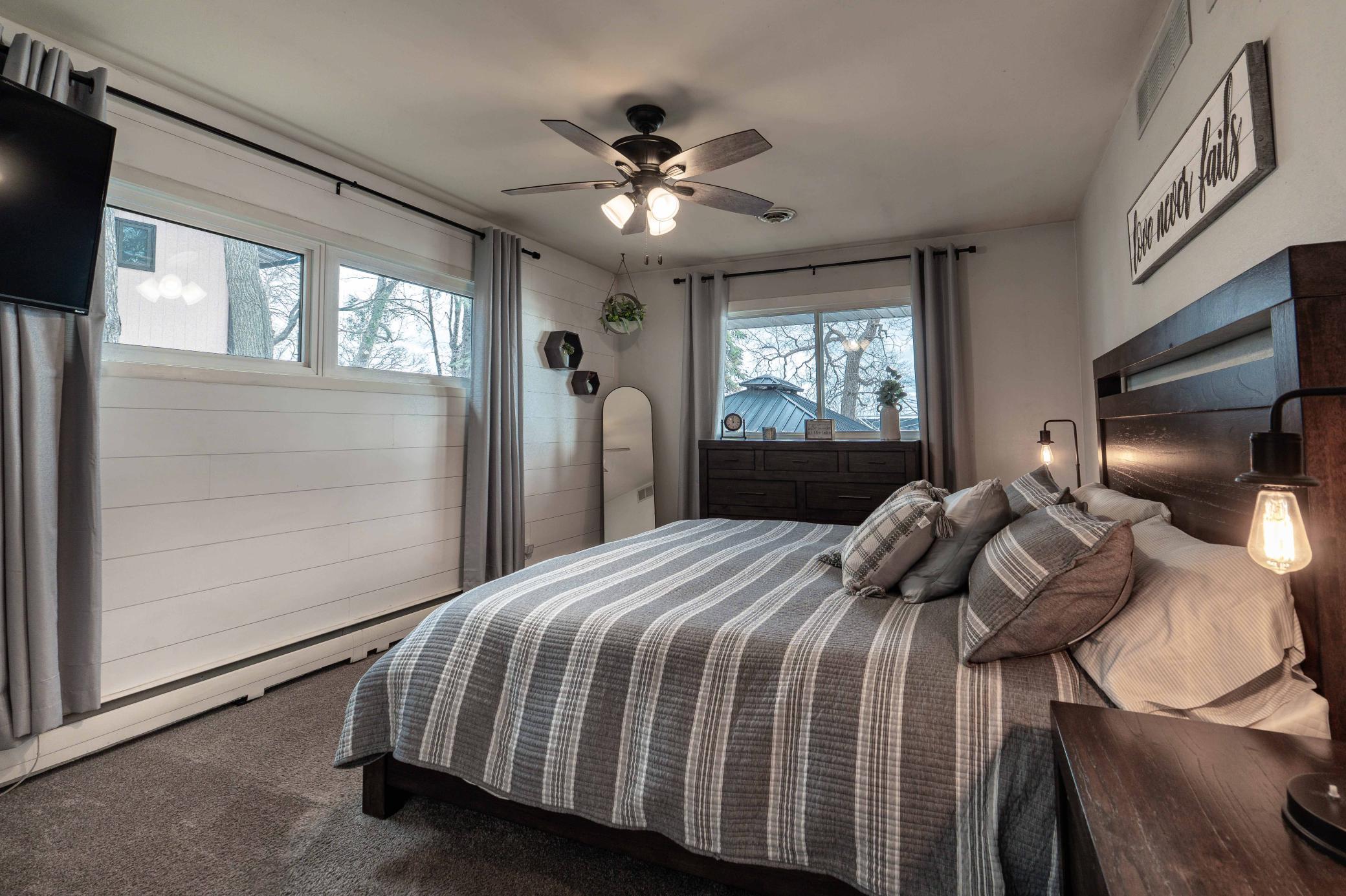 736 Shorewood Dr DL-230.jpg